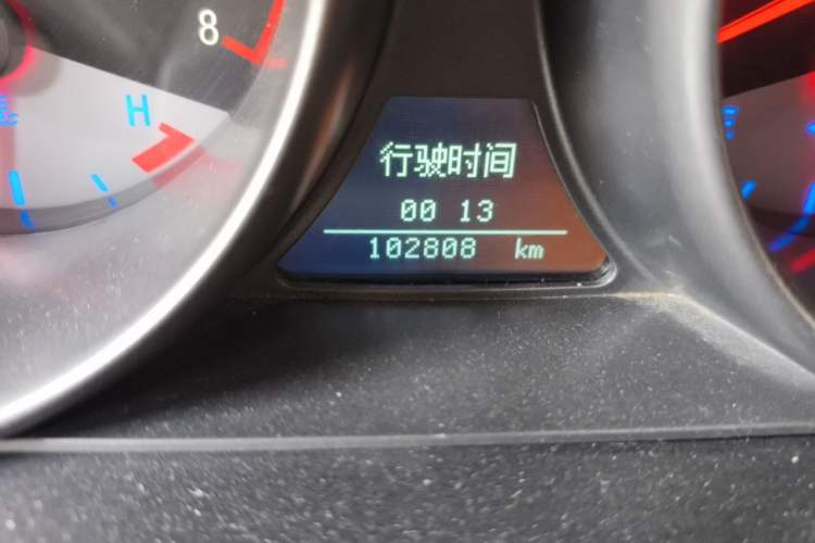 Used Geely Auto GX7 2015 Classic Edition 1.8L Manual Urban Model China IV Odometer Close Up