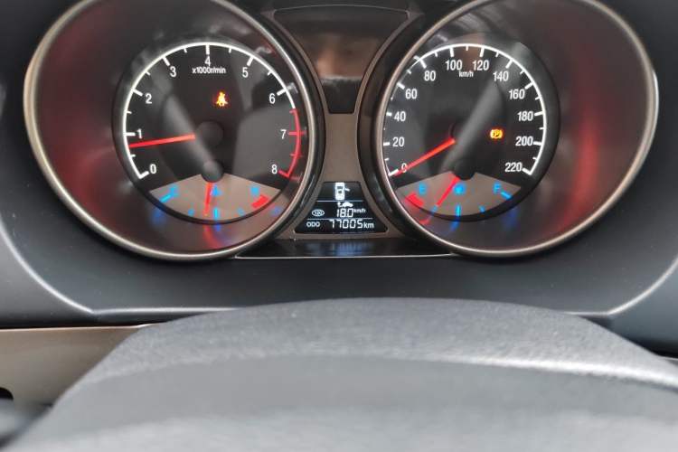 Used Geely Auto GX7 2015 Classic Edition 1.8L Manual Elite Model China V Standard Odometer Close Up