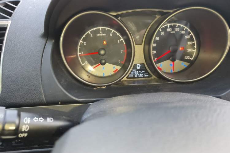 Used Geely Auto GX7 2015 Classic Edition 1.8L Manual Elite Model China V Standard Odometer Close Up