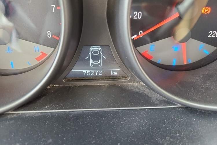 Used Geely Auto GX7 2015 Classic Edition 1.8L Manual Elite Model China IV Odometer Close Up
