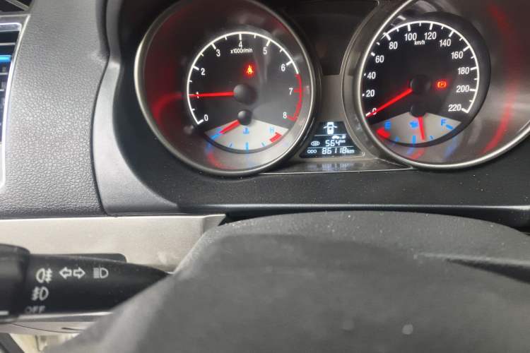 Used Geely Auto GX7 2015 Classic Edition 1.8L Manual Elite Model China V Standard Odometer Close Up