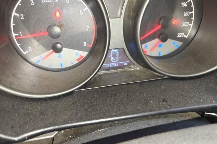 Used Geely Auto GX7 2015 Classic Edition 1.8L Manual Elite Model China IV Odometer Close Up