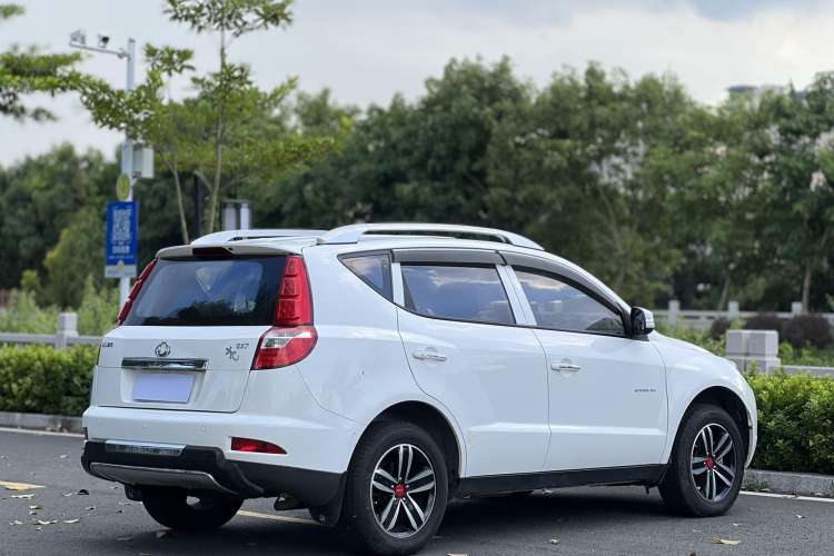 Used Geely Auto GX7 2015 Classic Edition 1.8L Manual Elite Model China V Standard Rear Right 45 Deg