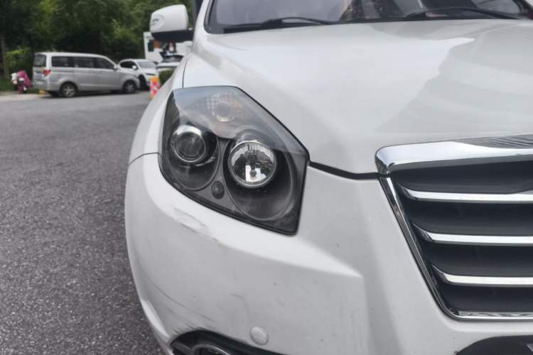 Used Geely Auto GX7 2015 Classic Edition 1.8L Manual Elite Model China V Standard Right Front Headlight