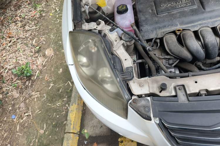 Used Geely Auto GX7 2015 Classic Edition 1.8L Manual Elite Model China IV Right Front Headlight