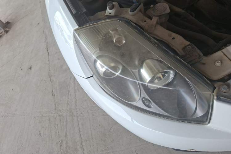 Used Geely Auto GX7 2015 Classic Edition 1.8L Manual Urban Model China IV Right Front Headlight