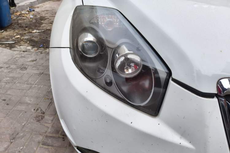 Used Geely Auto GX7 2015 Classic Edition 1.8L Manual Elite Model China IV Right Front Headlight