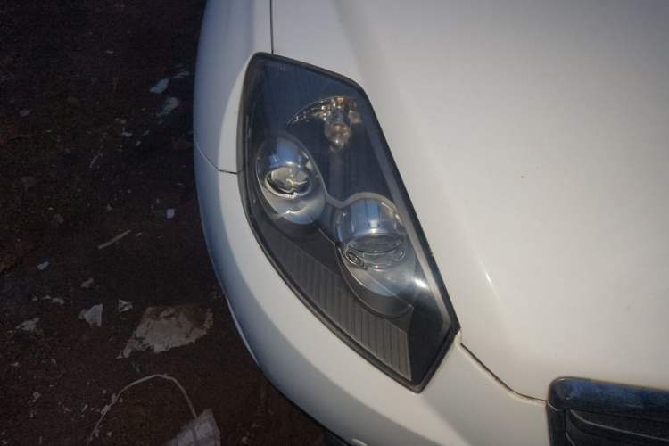 Used Geely Auto GX7 2015 Classic Edition 1.8L Manual Elite Model China V Standard Right Front Headlight