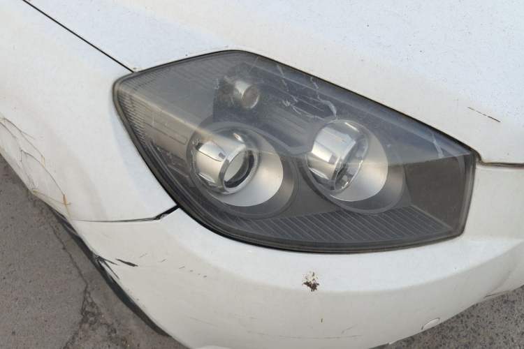 Used Geely Auto GX7 2015 Classic Edition 1.8L Manual Elite Model China V Standard Right Front Headlight
