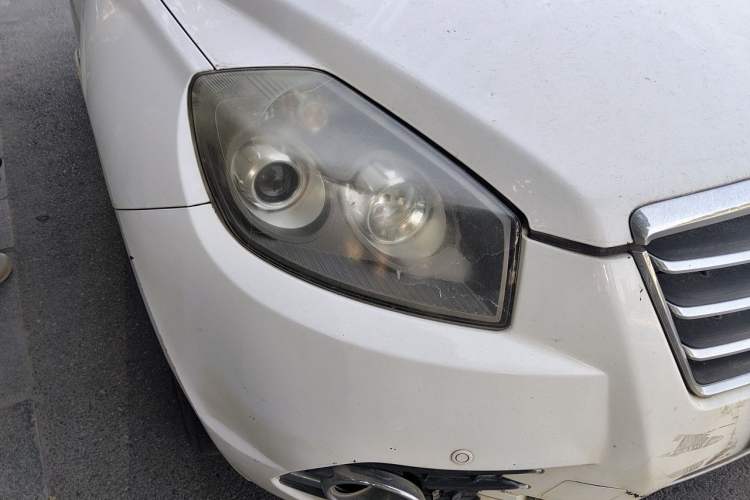 Used Geely Auto GX7 2015 Classic Edition 1.8L Manual Urban Model China IV Right Front Headlight