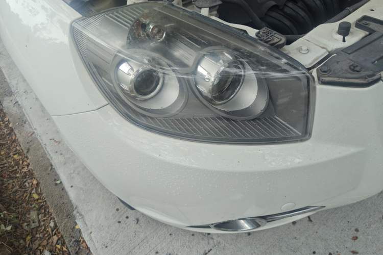 Used Geely Auto GX7 2015 Classic Edition 1.8L Manual New Urban Model China IV Right Front Headlight