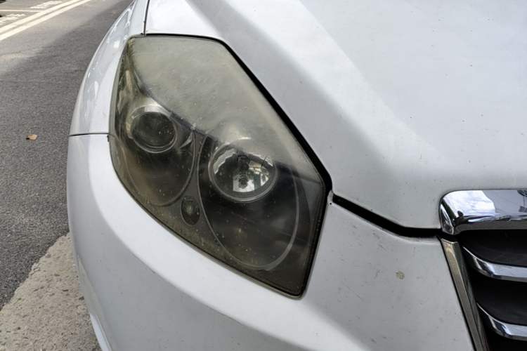 Used Geely Auto GX7 2015 Sport Edition 2.0L Automatic Luxury Model Right Front Headlight