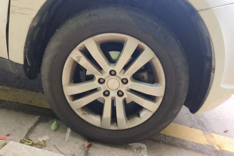 Used Geely Auto GX7 2015 Classic Edition 1.8L Manual Elite Model China IV Right Front Wheel Hub