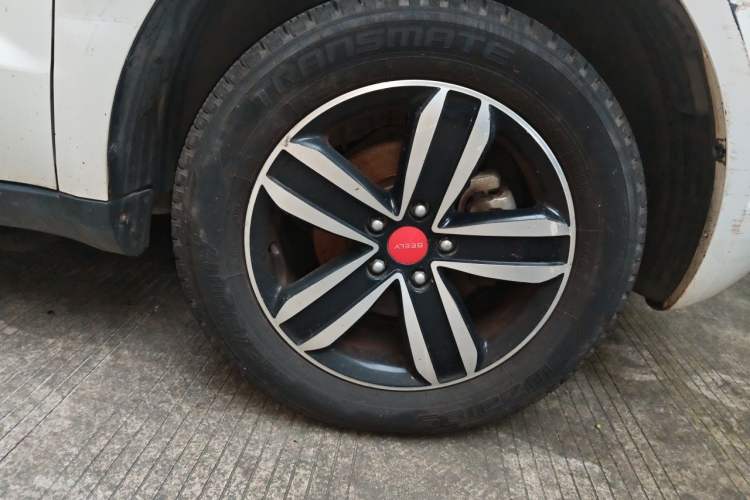 Used Geely Auto GX7 2015 Classic Edition 1.8L Manual Elite Model China V Standard Right Front Wheel Hub