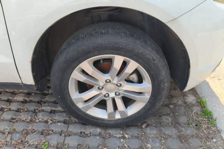 Used Geely Auto GX7 2015 Classic Edition 1.8L Manual Urban Model China IV Right Front Wheel Hub