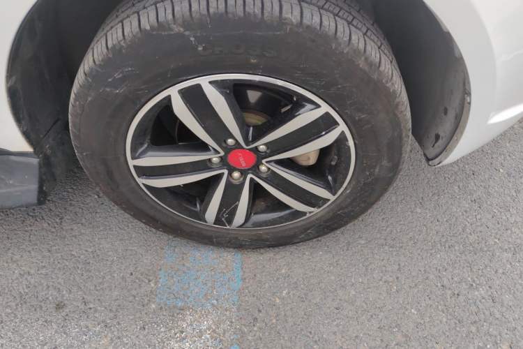 Used Geely Auto GX7 2015 Classic Edition 1.8L Manual Elite Model China V Standard Right Front Wheel Hub