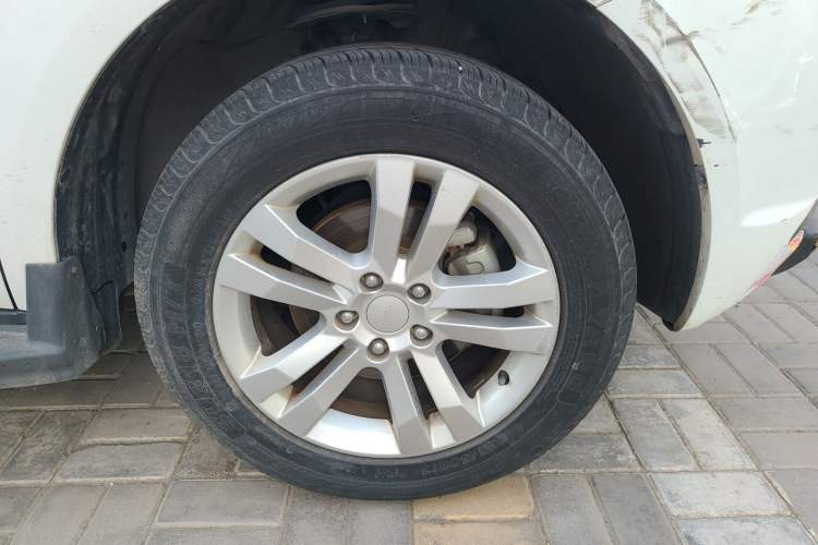 Used Geely Auto GX7 2015 Classic Edition 1.8L Manual Elite Model China IV Right Front Wheel Hub
