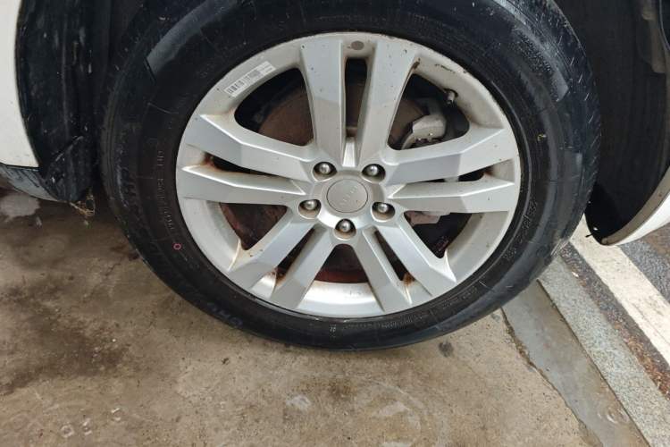 Used Geely Auto GX7 2015 Classic Edition 1.8L Manual Elite Model China IV Right Front Wheel Hub