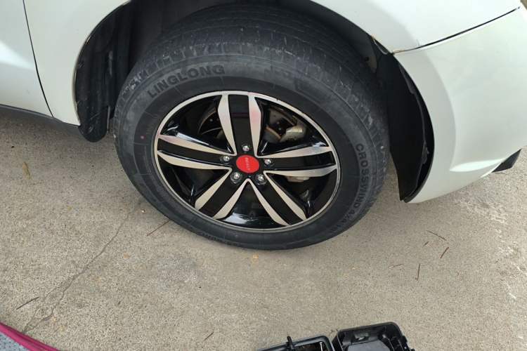 Used Geely Auto GX7 2015 Classic Edition 1.8L Manual Urban Model China V Standard Right Front Wheel Hub