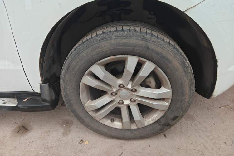 Used Geely Auto GX7 2015 Classic Edition 1.8L Manual Elite Model China IV Right Front Wheel Hub