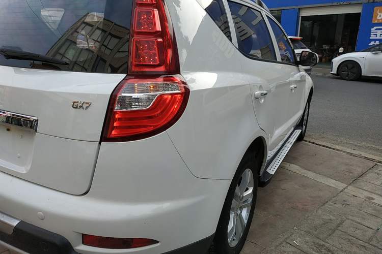 Used Geely Auto GX7 2015 Classic Edition 1.8L Manual Urban Model China IV Right Rear Taillight