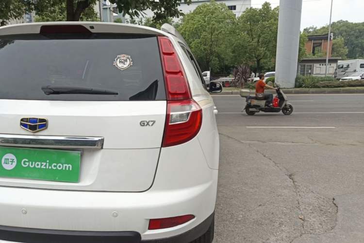 Used Geely Auto GX7 2015 Sport Edition 2.0L Automatic Luxury Model Right Rear Taillight