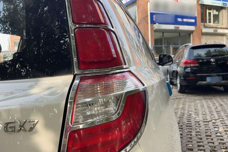 Used Geely Auto GX7 2015 Classic Edition 1.8L Manual Urban Model China V Standard Right Rear Taillight