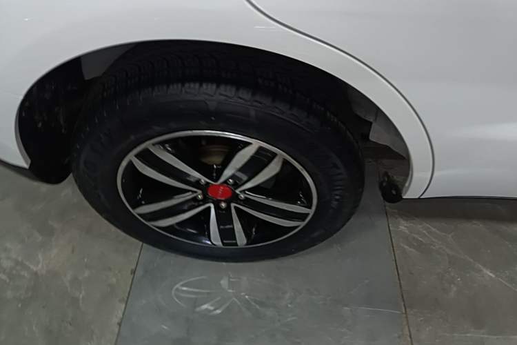 Used Geely Auto GX7 2015 Classic Edition 1.8L Manual Elite Model China V Standard Right Rear Wheel Hub