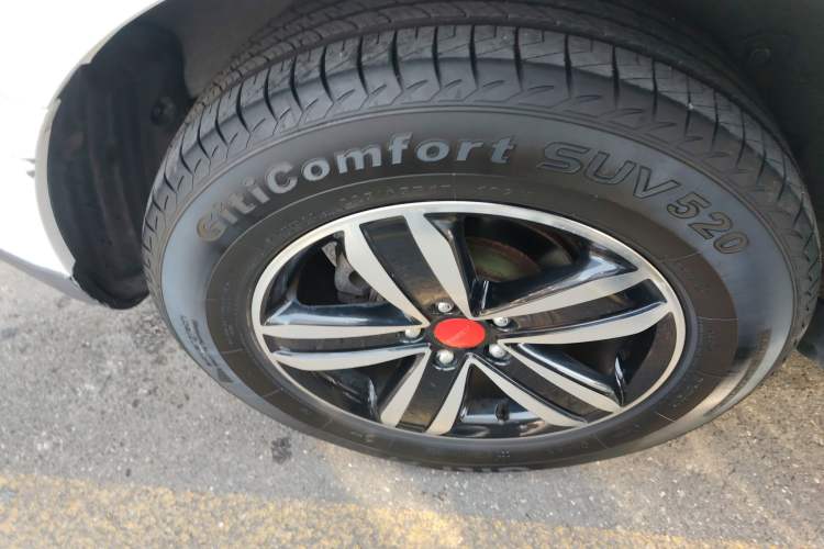 Used Geely Auto GX7 2015 Sports Edition 2.0L Automatic Luxury Upgrade Version China V Standard Right Rear Wheel Hub