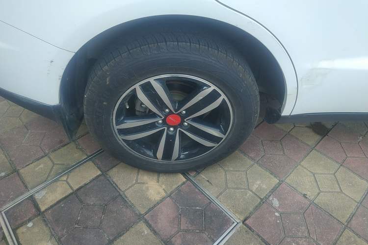 Used Geely Auto GX7 2015 Classic Edition 1.8L Manual Elite Model China V Standard Right Rear Wheel Hub
