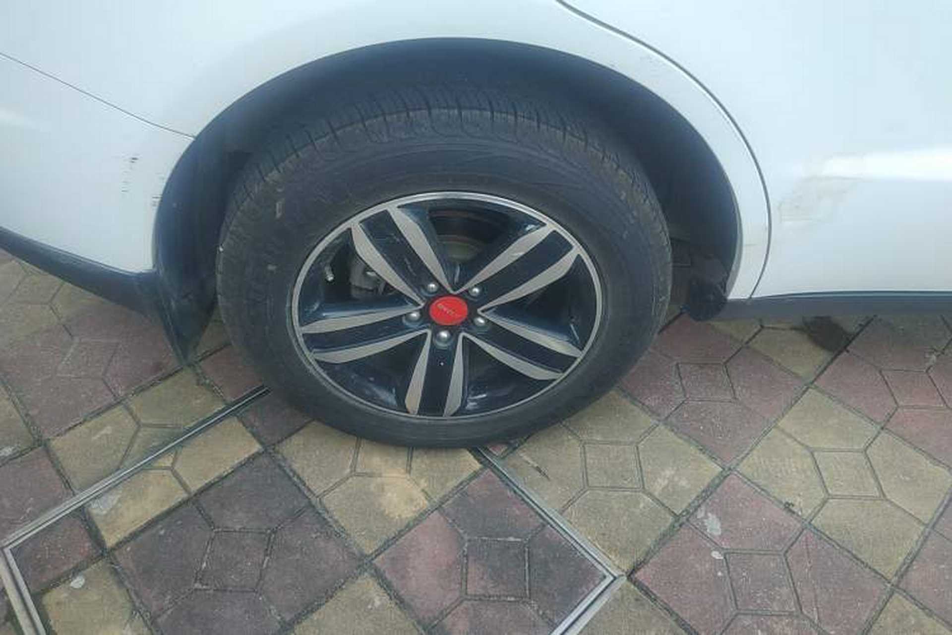 Used Geely Auto GX7 2015 Classic Edition 1.8L Manual Elite Model China V Standard Right Rear Wheel Hub