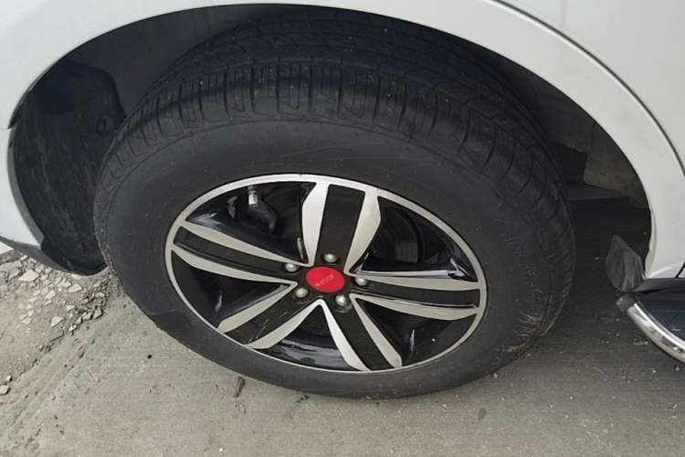 Used Geely Auto GX7 2015 Classic Edition 1.8L Manual Elite Model China V Standard Right Rear Wheel Hub