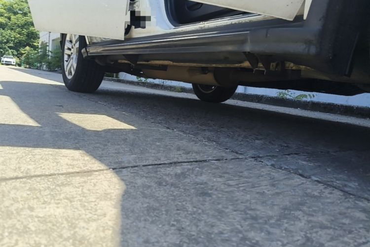 Used Geely Auto GX7 2015 Classic Edition 1.8L Manual – Exclusive for Online Retailers – China IV Standard Right Side Sill