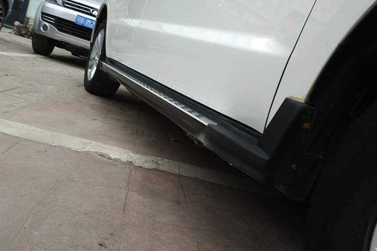 Used Geely Auto GX7 2015 Classic Edition 1.8L Manual Urban Model China IV Right Side Sill