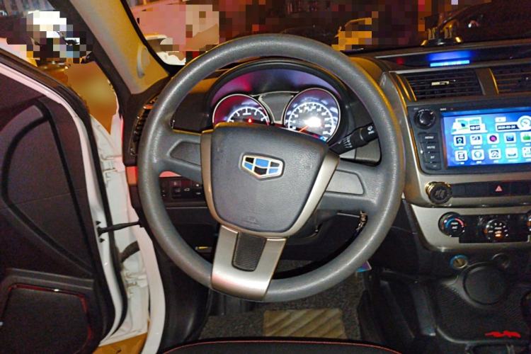 Used Geely Auto GX7 2015 Classic Edition 1.8L Manual Elite Model China V Standard Steering Wheel