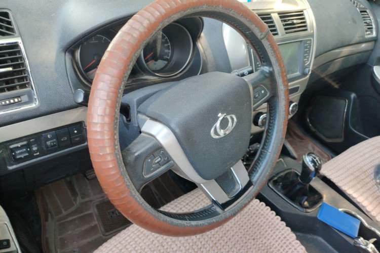Used Geely Auto GX7 2015 Classic Edition 1.8L Manual Elite Model China IV Steering Wheel