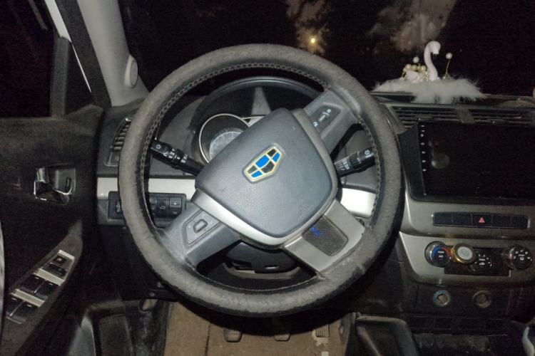 Used Geely Auto GX7 2015 Classic Edition 1.8L Manual Elite Model China V Standard Steering Wheel