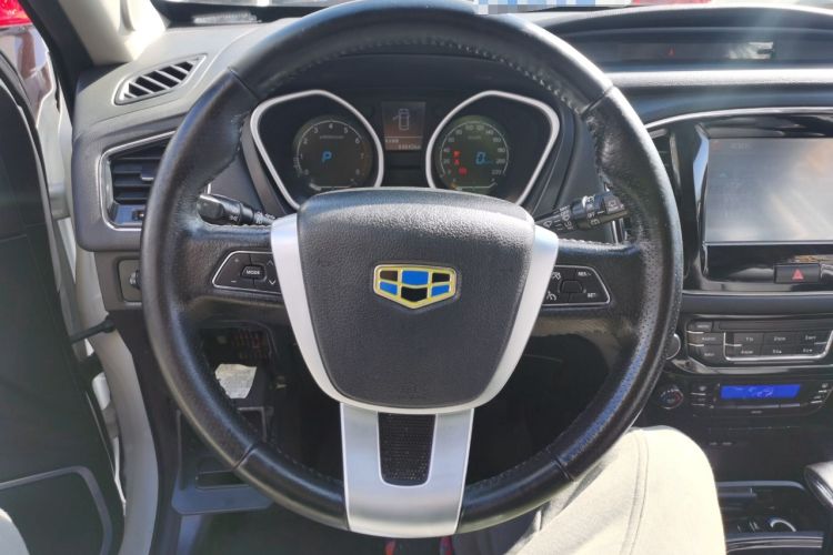 Used Geely Auto GX7 2015 Sports Edition 2.0L Automatic Luxury Upgrade Version China V Standard Steering Wheel