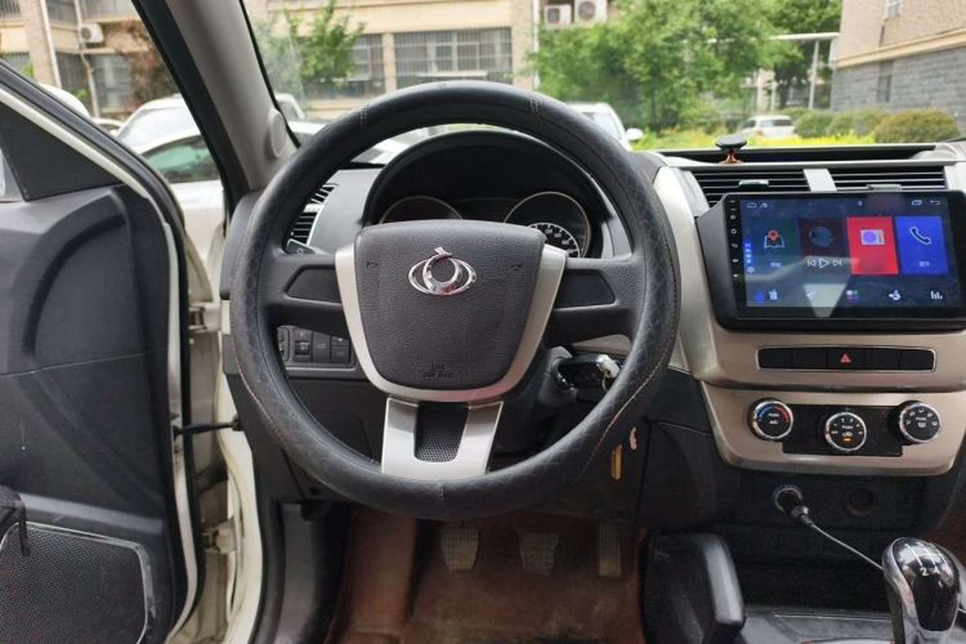 Used Geely Auto GX7 2015 Classic Edition 1.8L Manual Elite Model China V Standard Steering Wheel