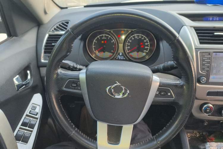 Used Geely Auto GX7 2015 Classic Edition 1.8L Manual Elite Model China V Standard Steering Wheel