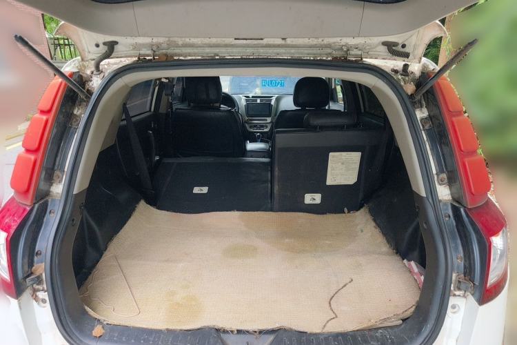 Used Geely Auto GX7 2015 Classic Edition 1.8L Manual Elite Model China IV Trunk
