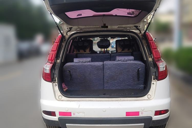 Used Geely Auto GX7 2015 Classic Edition 1.8L Manual Elite Model China IV Trunk