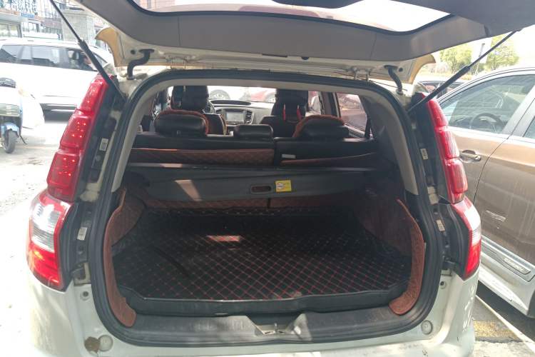 Used Geely Auto GX7 2015 Sports Edition 2.0L Automatic Luxury Upgrade Version China V Standard Trunk