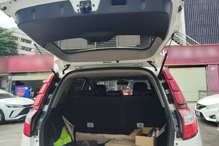 Used Geely Auto GX7 2015 Classic Edition 1.8L Manual Elite Model China V Standard Trunk