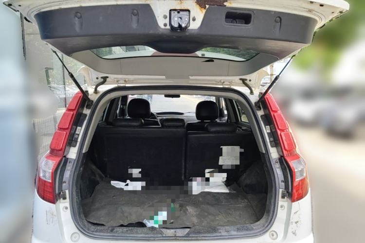 Used Geely Auto GX7 2015 Sport Edition 2.0L Automatic Luxury Model Trunk