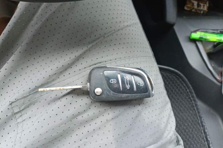 Used Geely Auto GX7 2015 Sports Edition 2.0L Manual Elite Model Vehicle Key