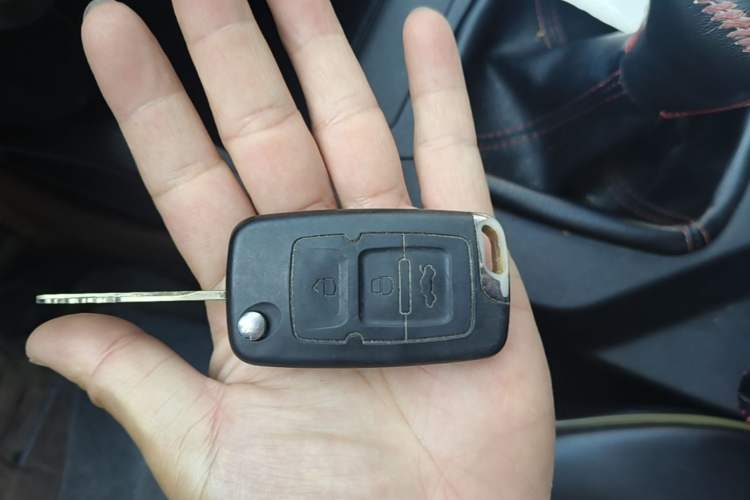 Used Geely Auto GX7 2015 Classic Edition 1.8L Manual – Exclusive for Online Retailers – China IV Standard Vehicle Key