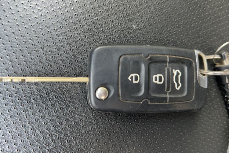 Used Geely Auto GX7 2015 Classic Edition 1.8L Manual Urban Model China V Standard Vehicle Key