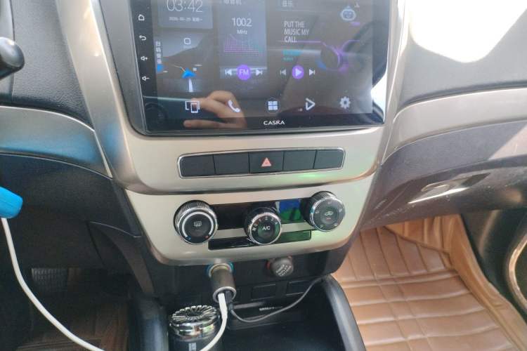 Used Geely Auto GX7 2015 Classic Edition 1.8L Manual Elite Model China IV Audio And AC Panel