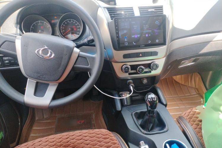 Used Geely Auto GX7 2015 Classic Edition 1.8L Manual Elite Model China IV Center Console